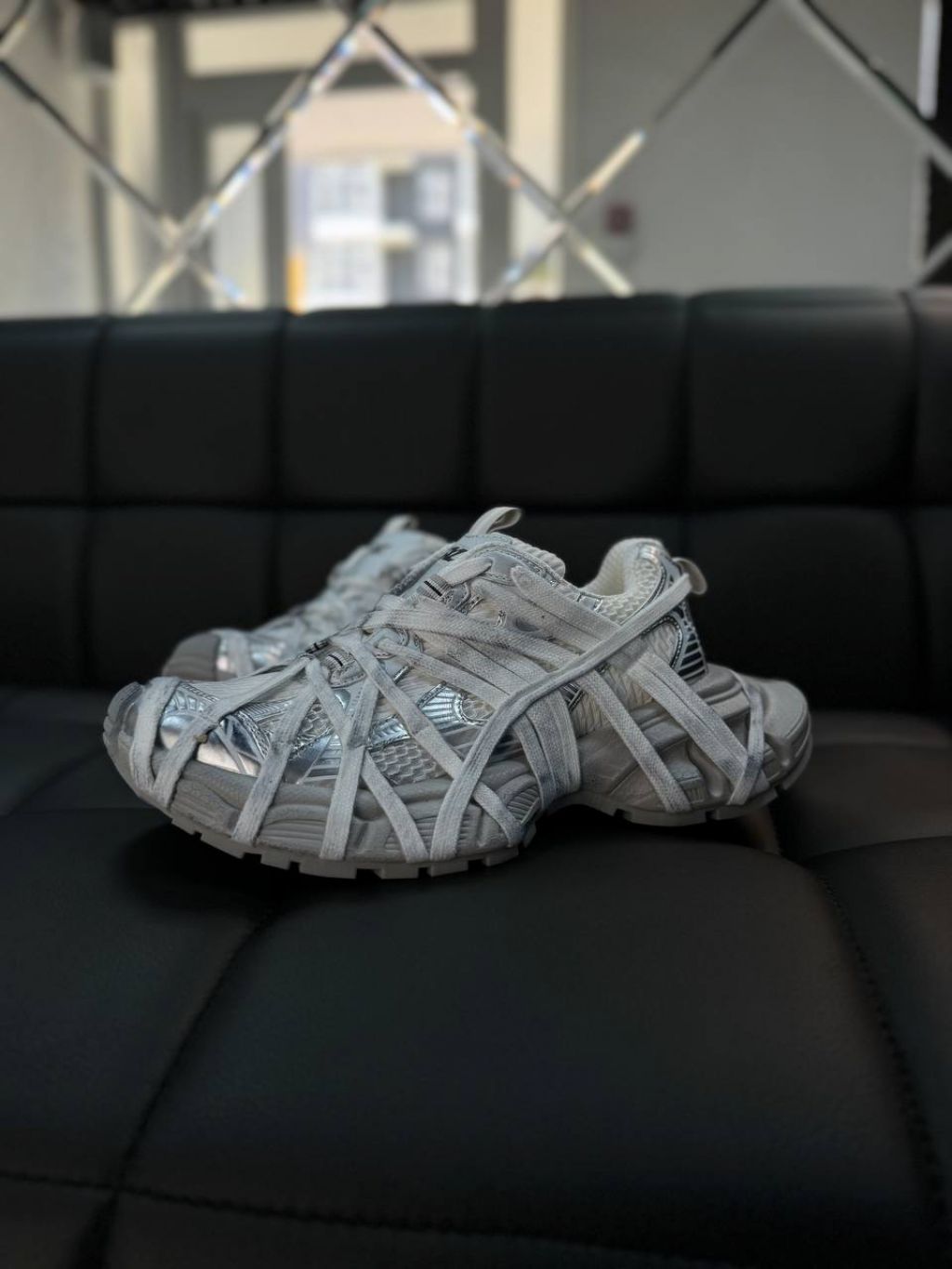 Жіночі кросівки на масивнній підошві з декоративними шнурівками ЗХЛ Gray