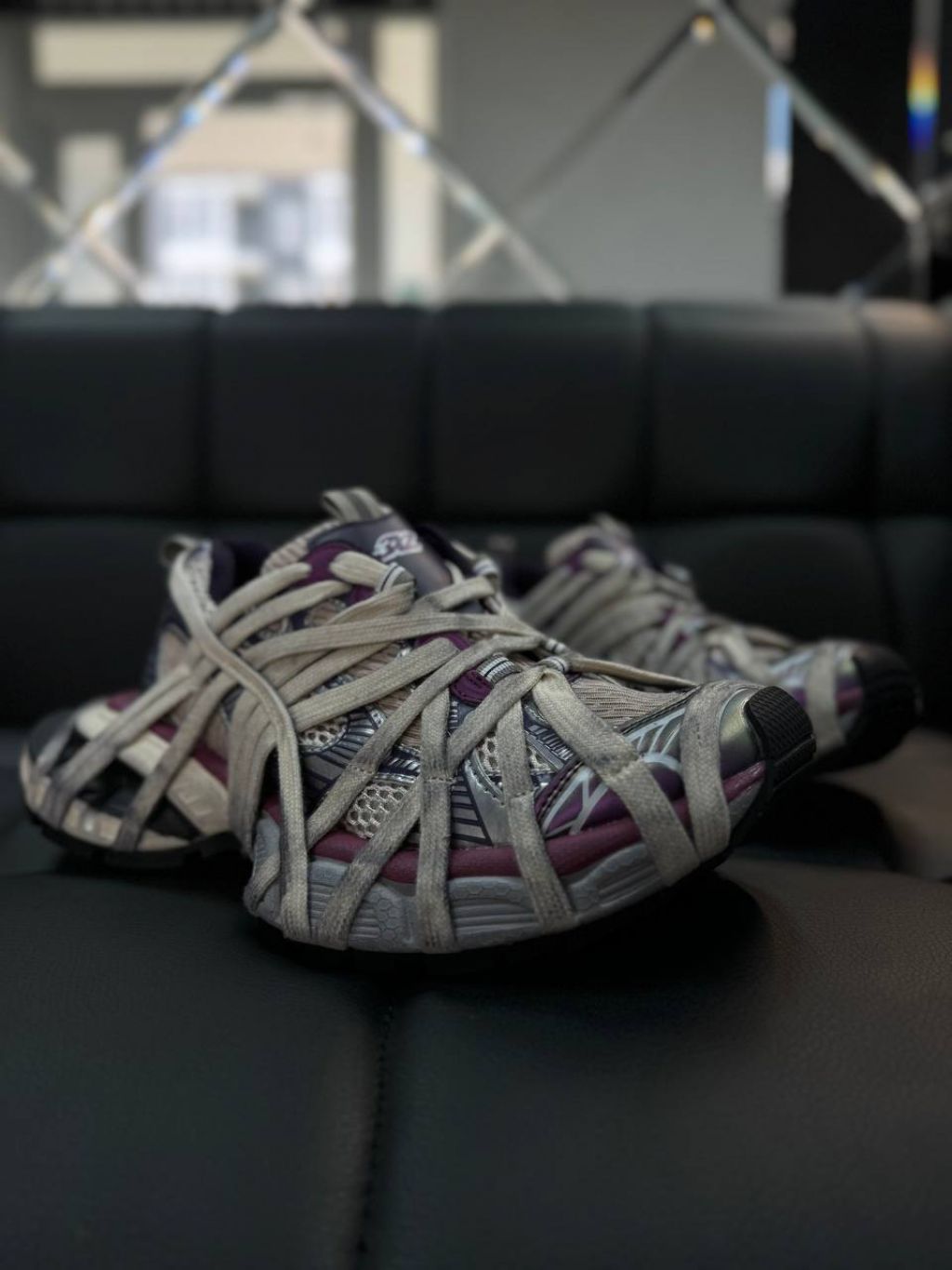 Жіночі кросівки на масивнній підошві з декоративними шнурівками ЗХЛ Purple