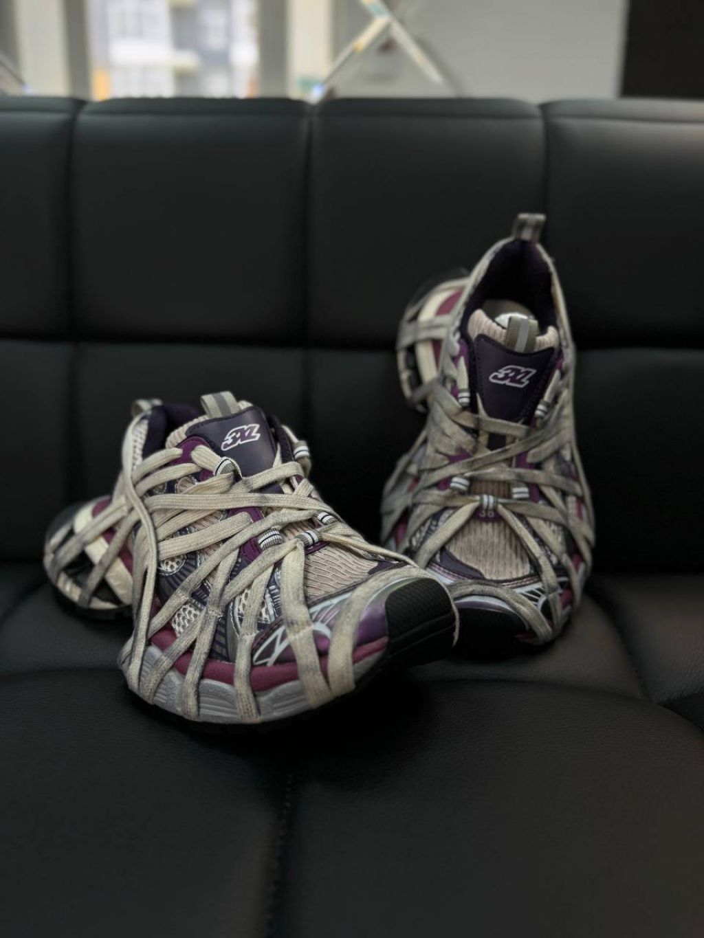 Жіночі кросівки на масивнній підошві з декоративними шнурівками ЗХЛ Purple