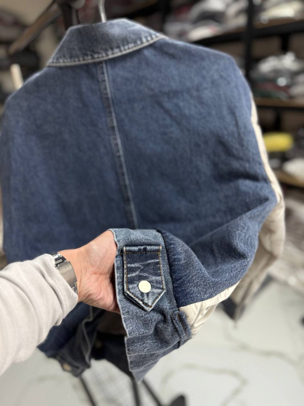 Жіноча укорочена куртка з джинсовими вставками Вітер