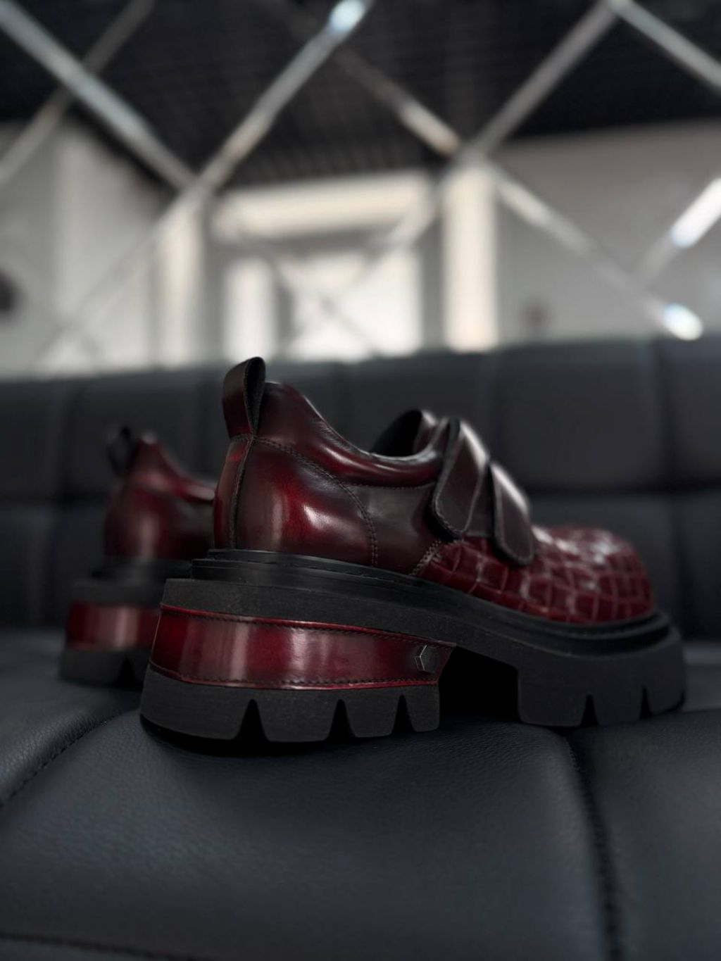 Жіночі шкіряні текстурні лофери Братіш Рептилія Brown