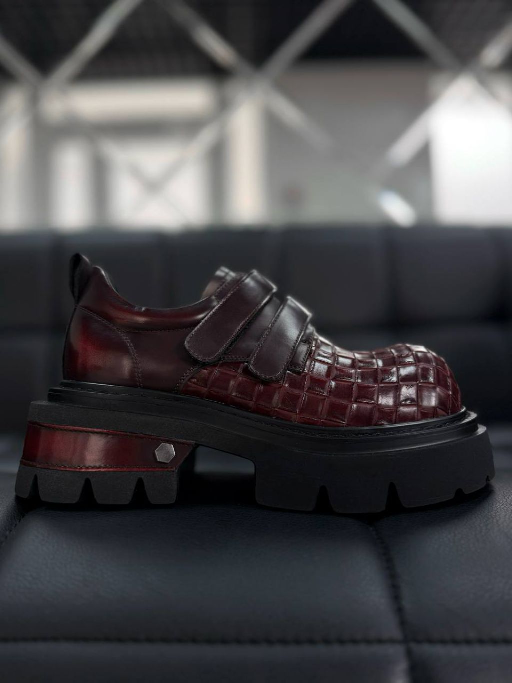 Жіночі шкіряні текстурні лофери Братіш Рептилія Brown