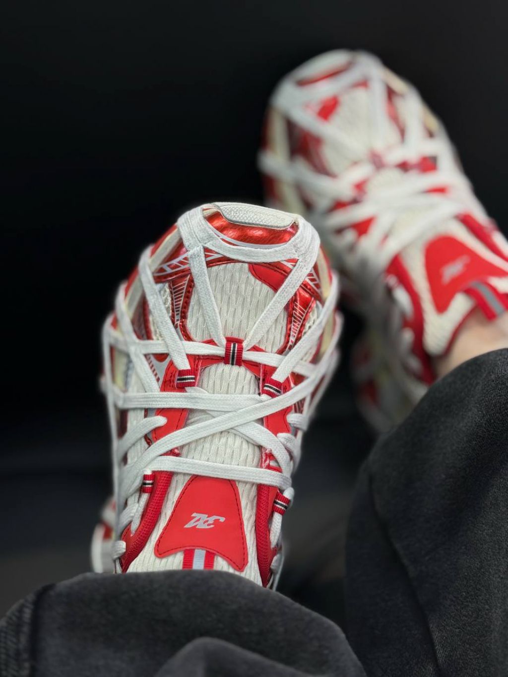 Жіночі кросівки на масивнній підошві з декоративними шнурівками ЗХЛ Red