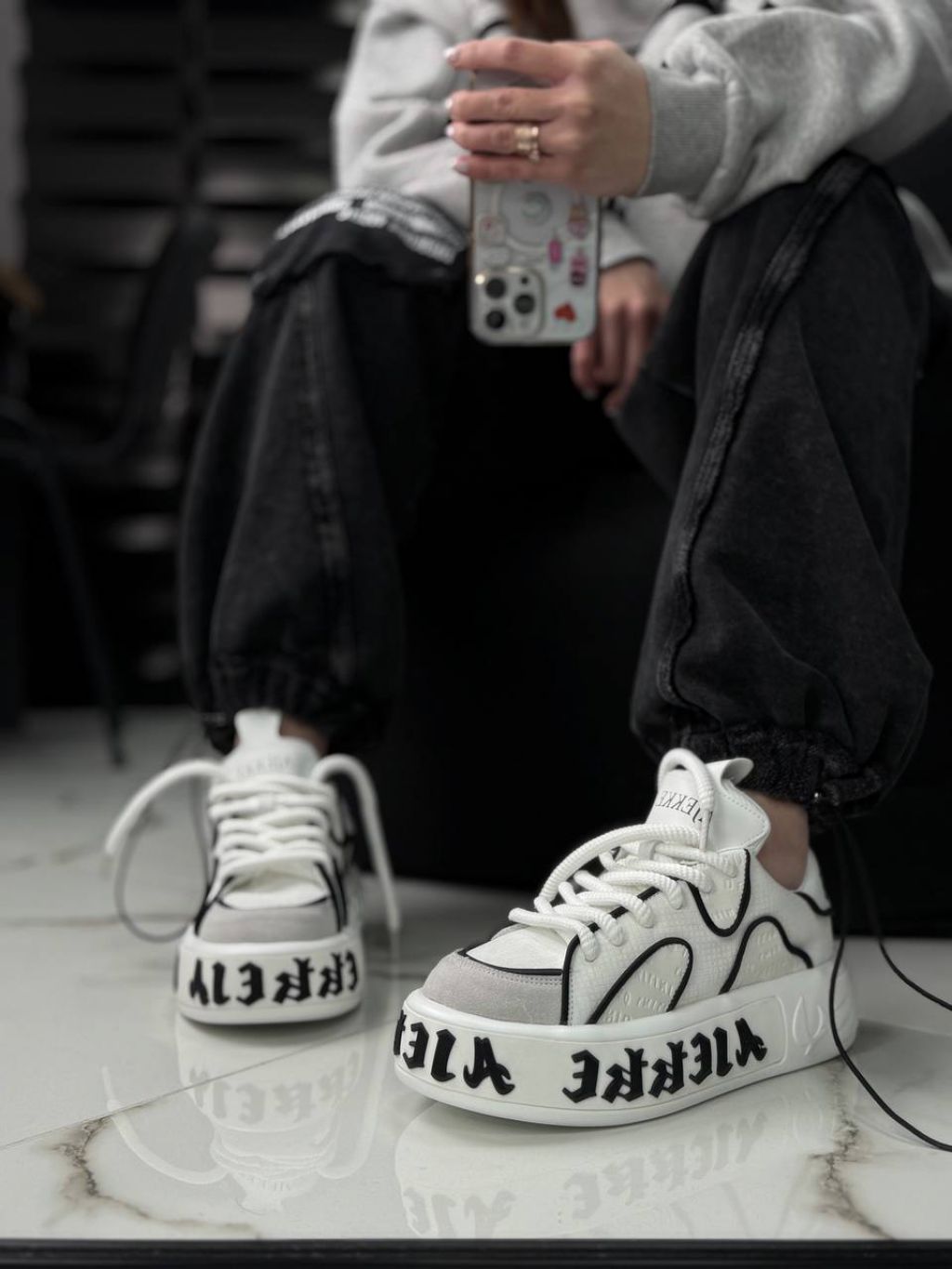 Жіночі шкіряні кеди з написами Токіо White