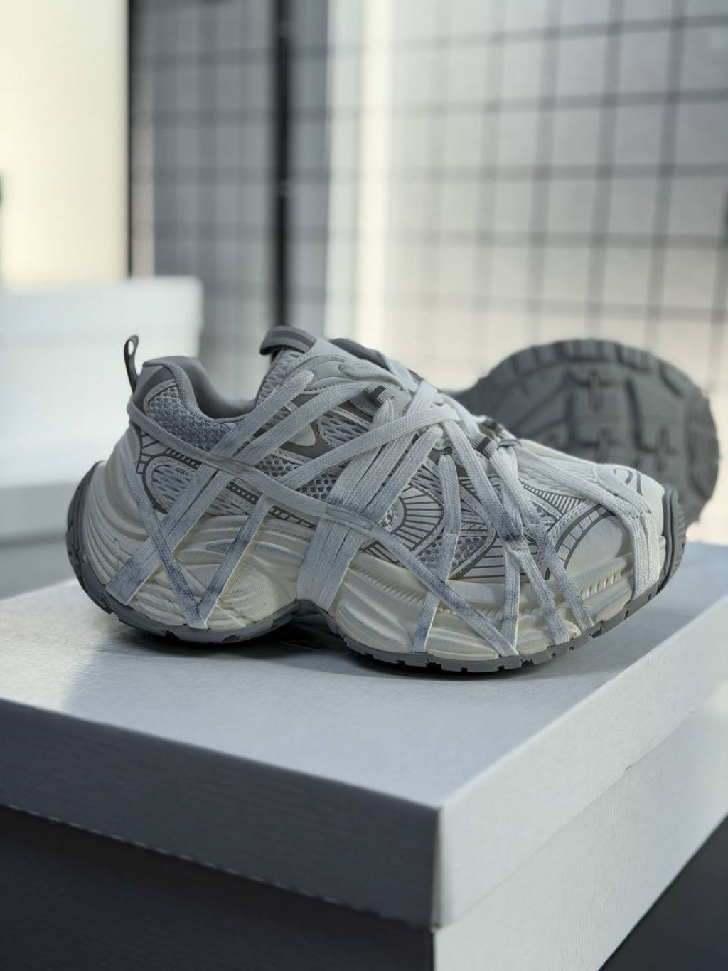 Жіночі кросівки на масивнній підошві Благер White