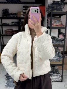 Жіноча біла куртка КІРКЕ