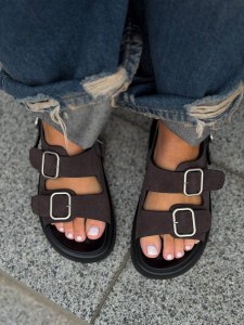 Жіночі босоніжки на низькій підошві РОЙС Brown