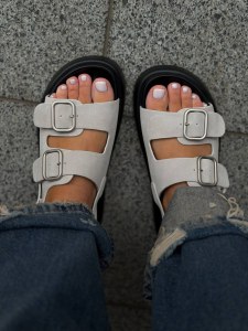 Жіночі босоніжки на низькій підошві РОЙС Beige