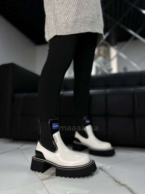 Жіночі лакові черевички Кьосе White