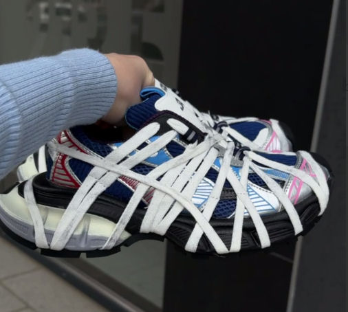 Жіночі кросівки на масивнній підошві з декоративними шнурівками ЗХЛ Blue Жіночі кросівки на масивнній підошві з декоративними шнурівками ЗХЛ Blue