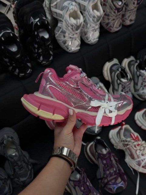 Жіночі кросівки на масивнній підошві з декоративними шнурівками Фрогси Рожевий