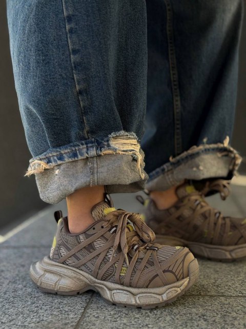 Жіночі кросівки з декоративними шнурками НІКО Brown