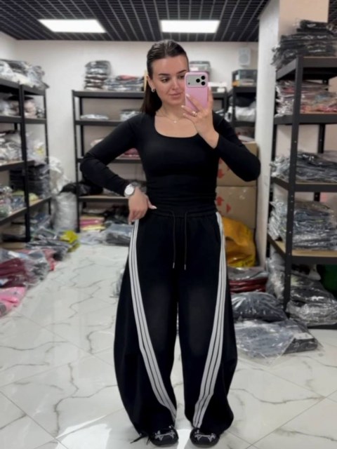 Жіночі широкі спортивні штани ВАПЕР Black Жіночі широкі спортивні штани ВАПЕР Black