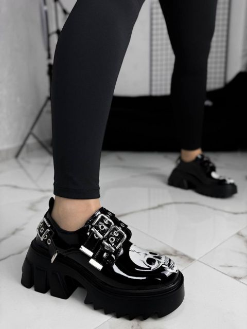 Жіночі лакові туфлі на масивній підошві Скайлет ЛАК