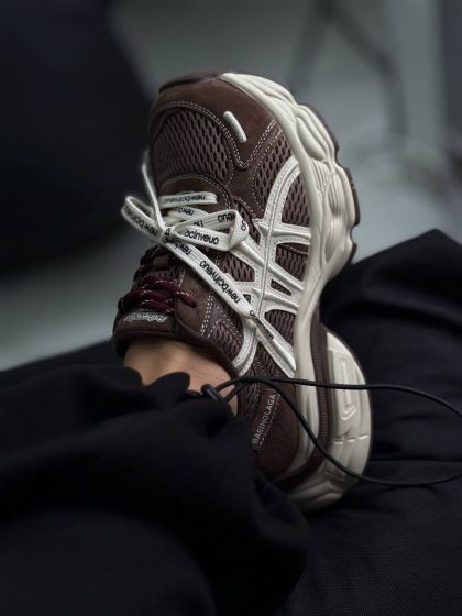 Жіночі кросівки з декотивною сіткою Шуст Brown