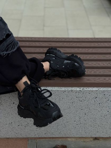 Жіночі кросівки з лаковими декоративними вставками Грім Black