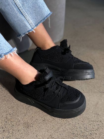 Жіночі утеплені кеди зі шнурівкрю Оггі All Black