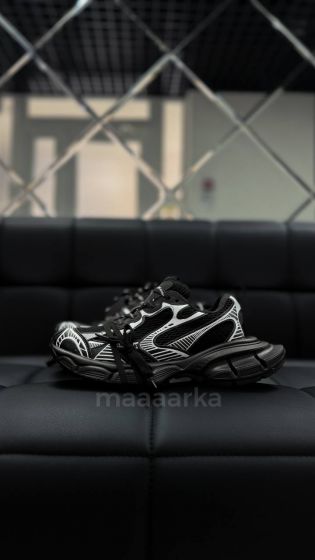 Жіночі кросівки на масивнній підошві з декоративними шнурівками Фрогси чорно-білі Жіночі кросівки на масивнній підошві з декоративними шнурівками Фрогси чорно-білі