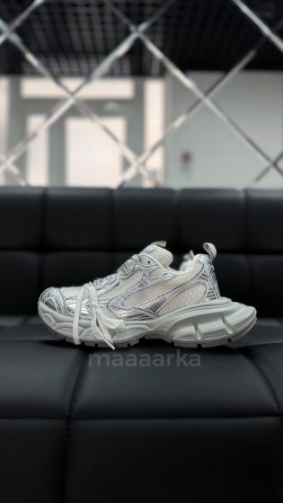 Жіночі кросівки на масивнній підошві з декоративними шнурівками Фрогси Срібні Жіночі кросівки на масивнній підошві з декоративними шнурівками Фрогси Срібні