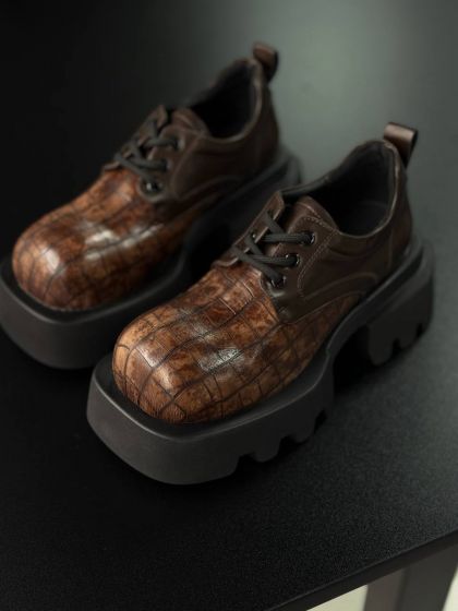 Жіночі шкіряні текстурні лофери Рептилія Brown