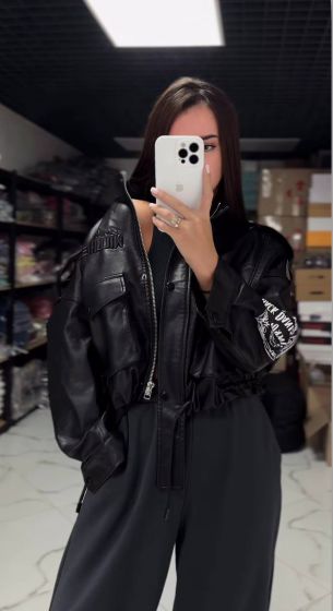 Жіноча шкіряна чорна Косуха Джек