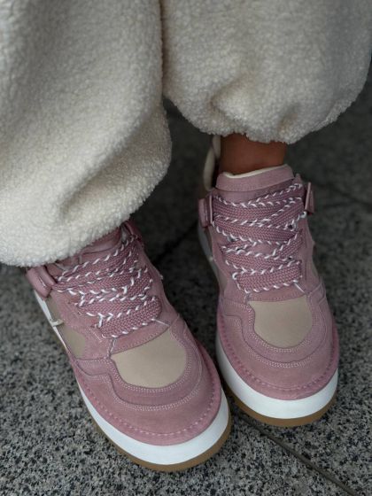 Жіночі утеплені кросівки з широкими шнурівками Бігос Pink